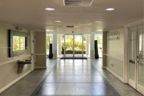 Condominio en alquiler en Miami, Florida, 2 dormitorios, 96.25 m2 № 1975342 - foto 4