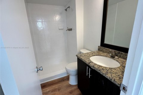 Condominio en alquiler en Miami, Florida, 2 dormitorios, 96.25 m2 № 1975342 - foto 26