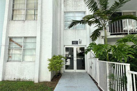 Condominio en alquiler en Miami, Florida, 2 dormitorios, 96.25 m2 № 1975342 - foto 7