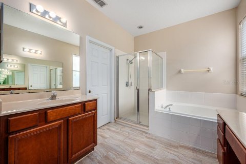 House in Orlando, Florida 4 bedrooms, 227.42 sq.m. № 1720699 - photo 11