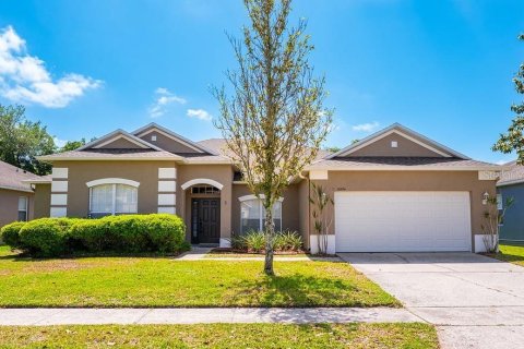 House in Orlando, Florida 4 bedrooms, 227.42 sq.m. № 1720699 - photo 1