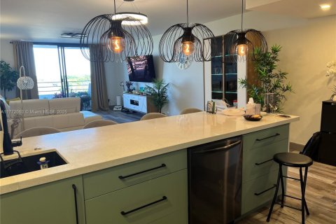 Apartment in Hollywood, Florida 2 bedrooms, 130.06 sq.m. № 2068218 - photo 12