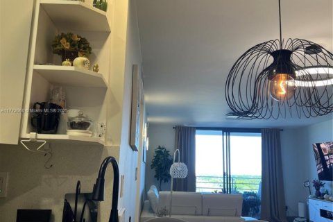 Apartment in Hollywood, Florida 2 bedrooms, 130.06 sq.m. № 2068218 - photo 15