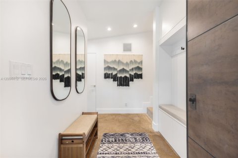 Купить виллу или дом в Майами, Флорида 3 спальни, 247.31м2, № 2068957 - фото 2