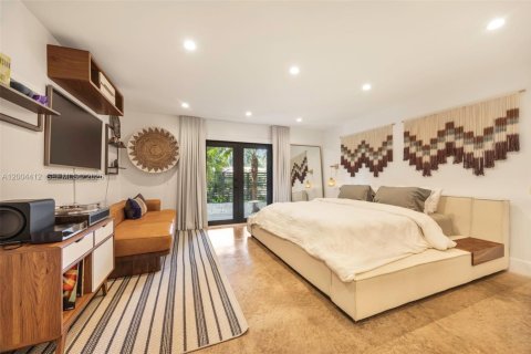 Купить виллу или дом в Майами, Флорида 3 спальни, 247.31м2, № 2068957 - фото 19