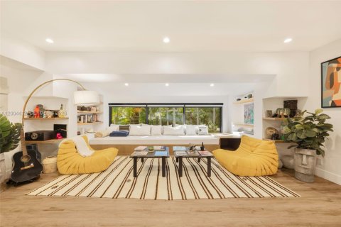 Купить виллу или дом в Майами, Флорида 3 спальни, 247.31м2, № 2068957 - фото 9