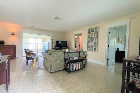 Villa ou maison à louer à North Redington Beach, Floride: 2 chambres, 109.25 m2 № 2145127 - photo 28