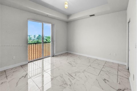 Condominio en alquiler en Miami, Florida, 2 dormitorios, 115.2 m2 № 2054201 - foto 4