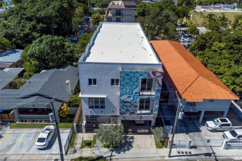 Condominio en alquiler en Miami, Florida, 2 dormitorios, 115.2 m2 № 2054201 - foto 28