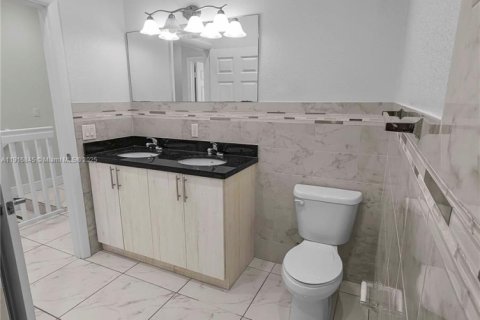 Condominio en alquiler en Miami, Florida, 2 dormitorios, 115.2 m2 № 2054201 - foto 5