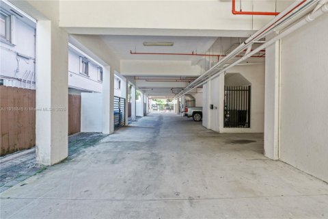 Condominio en alquiler en Miami, Florida, 2 dormitorios, 115.2 m2 № 2054201 - foto 9