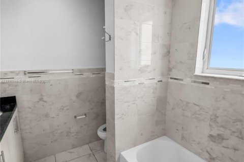 Condominio en alquiler en Miami, Florida, 2 dormitorios, 115.2 m2 № 2054201 - foto 14