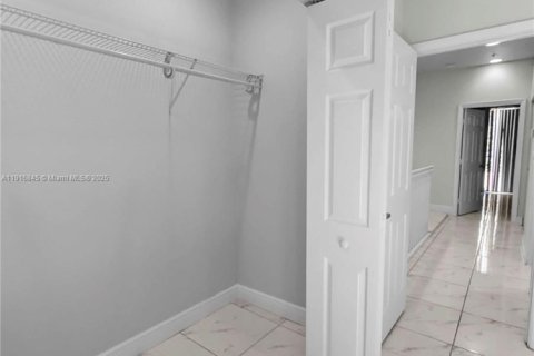 Condominio en alquiler en Miami, Florida, 2 dormitorios, 115.2 m2 № 2054201 - foto 21