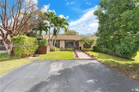 Townhouse in Miami, Florida 3 bedrooms, 103.12 sq.m. № 2032144