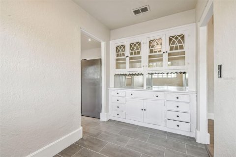Villa ou maison à louer à Tampa, Floride: 5 chambres, 290.69 m2 № 2109465 - photo 23