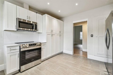 Villa ou maison à louer à Tampa, Floride: 5 chambres, 290.69 m2 № 2109465 - photo 25