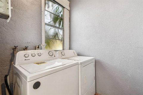 Villa ou maison à louer à Tampa, Floride: 5 chambres, 290.69 m2 № 2109465 - photo 29