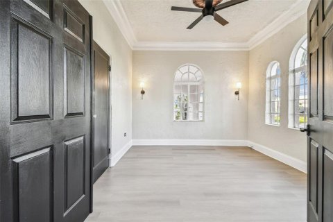 Villa ou maison à louer à Tampa, Floride: 5 chambres, 290.69 m2 № 2109465 - photo 10