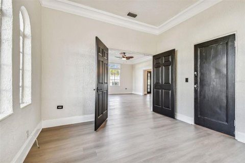 Villa ou maison à louer à Tampa, Floride: 5 chambres, 290.69 m2 № 2109465 - photo 13