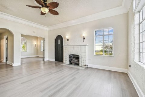 Villa ou maison à louer à Tampa, Floride: 5 chambres, 290.69 m2 № 2109465 - photo 6
