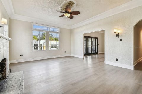 Villa ou maison à louer à Tampa, Floride: 5 chambres, 290.69 m2 № 2109465 - photo 3