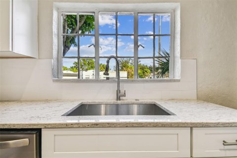 Villa ou maison à louer à Tampa, Floride: 5 chambres, 290.69 m2 № 2109465 - photo 26