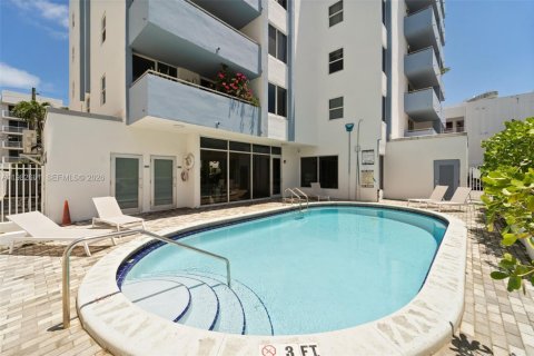 Condominio en venta en Miami Beach, Florida, 1 dormitorio, 70.98 m2 № 2049324 - foto 14