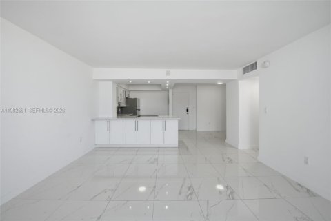 Condominio en venta en Miami Beach, Florida, 1 dormitorio, 70.98 m2 № 2049324 - foto 6