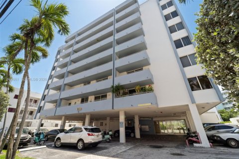Condominio en venta en Miami Beach, Florida, 1 dormitorio, 70.98 m2 № 2049324 - foto 13