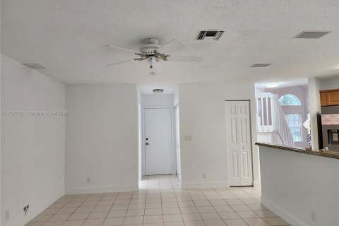 House in Boca Raton, Florida 3 bedrooms, 173.91 sq.m. № 1691239 - photo 12