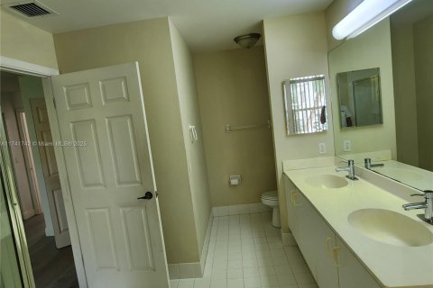 House in Boca Raton, Florida 3 bedrooms, 173.91 sq.m. № 1691239 - photo 20