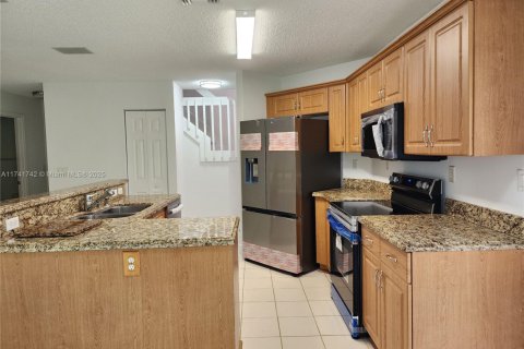 House in Boca Raton, Florida 3 bedrooms, 173.91 sq.m. № 1691239 - photo 10