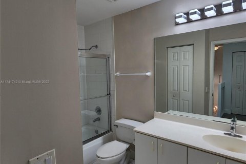 House in Boca Raton, Florida 3 bedrooms, 173.91 sq.m. № 1691239 - photo 24