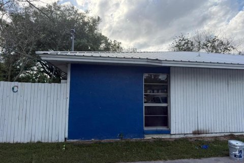 Commercial property in Ocala, Florida 8 bedrooms, 317.45 sq.m. № 2305879 - photo 2