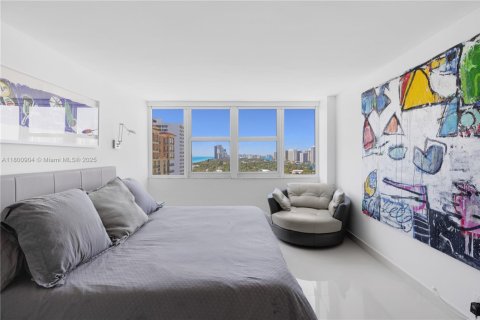 Condo in Hallandale Beach, Florida, 2 bedrooms № 1959314 - photo 21