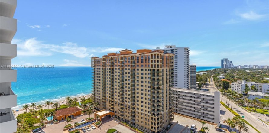 Condo in Hallandale Beach, Florida, 2 bedrooms № 1959314