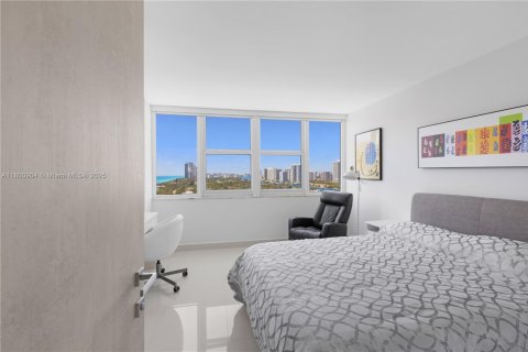 Condo in Hallandale Beach, Florida, 2 bedrooms № 1959314 - photo 29