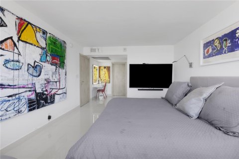 Condo in Hallandale Beach, Florida, 2 bedrooms № 1959314 - photo 22