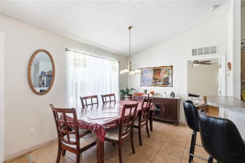 Casa en venta en Deltona, Florida, 4 dormitorios, 165.64 m2 № 2197943 - foto 20