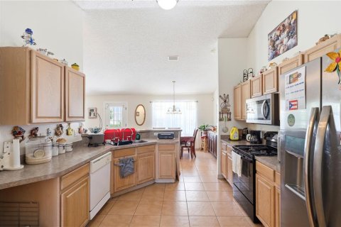 Casa en venta en Deltona, Florida, 4 dormitorios, 165.64 m2 № 2197943 - foto 17