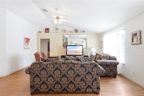 Casa en venta en Deltona, Florida, 4 dormitorios, 165.64 m2 № 2197943 - foto 12