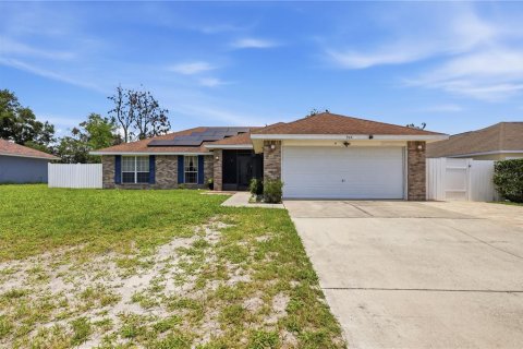 Casa en Deltona, Florida 4 dormitorios, 165.64 m2 № 2197943