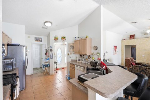 Casa en venta en Deltona, Florida, 4 dormitorios, 165.64 m2 № 2197943 - foto 15
