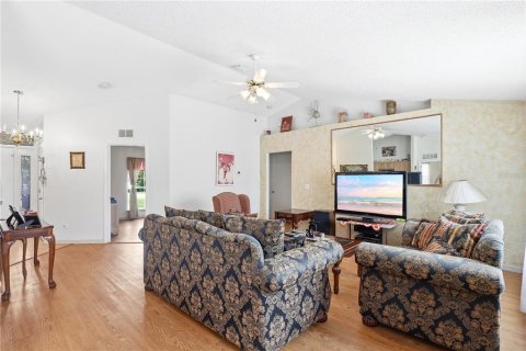 Casa en venta en Deltona, Florida, 4 dormitorios, 165.64 m2 № 2197943 - foto 13
