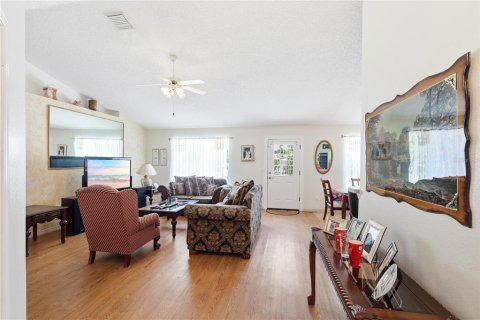 Casa en venta en Deltona, Florida, 4 dormitorios, 165.64 m2 № 2197943 - foto 10