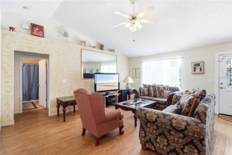 Casa en venta en Deltona, Florida, 4 dormitorios, 165.64 m2 № 2197943 - foto 11