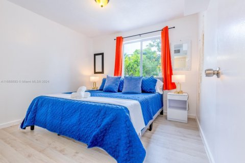 Снять в аренду квартиру в Майами, Флорида 2 спальни, 506.13м2, № 1958534 - фото 3