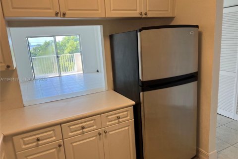 Снять в аренду кондоминиум в Норт-Бей-Виллидж, Флорида 1 спальня, 76.83м2, № 2004893 - фото 13