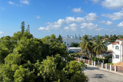 Снять в аренду кондоминиум в Норт-Бей-Виллидж, Флорида 1 спальня, 76.83м2, № 2004893 - фото 10