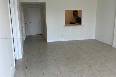 Снять в аренду кондоминиум в Норт-Бей-Виллидж, Флорида 1 спальня, 76.83м2, № 2004893 - фото 7